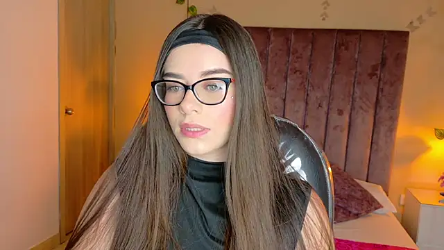 Snapshot of Charlotte_Olsen_ chatting on February 25, 2026, 7:23 pm Charlotte Olsen online show from February 25, 2026, 7:23 pm