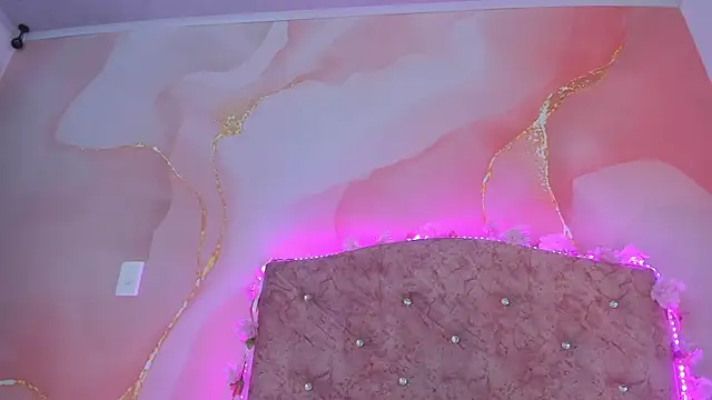 Snapshot of Bella__sweet chatting on February 11, 2025, 6:44 pm Bella sweet online show from February 11, 2025, 6:44 pm