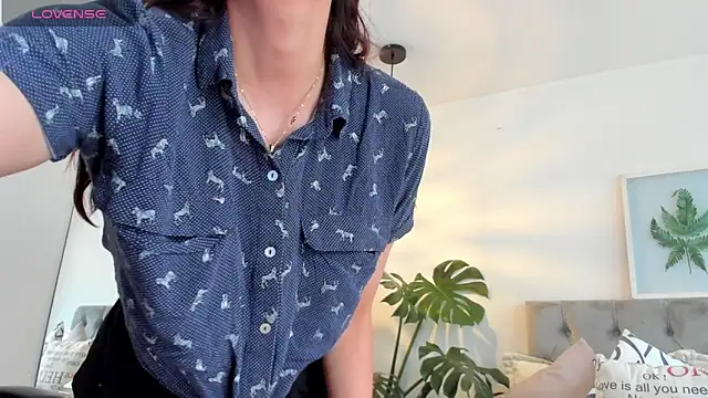 Snapshot of Nami_sunny chatting on November 8, 2025, 7:12 pm Nami sunny online show from November 8, 2025, 7:12 pm