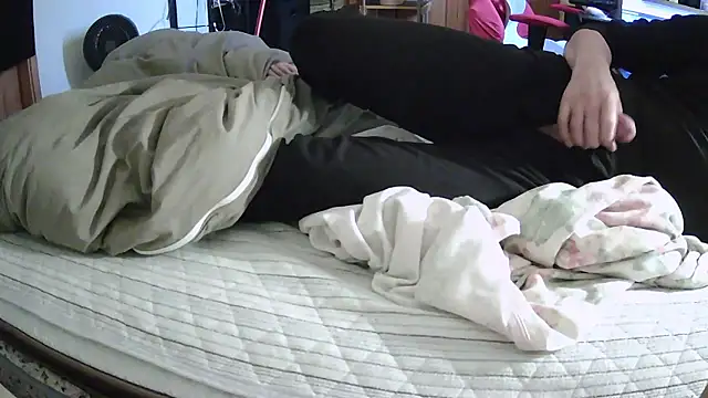 qoooqing67 online show from April 10, 2026, 6:18 am