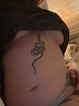 Snapshot of lululoverose chatting on September 10, 2025, 11:16 pm lululoverose online show from September 10, 2025, 11:16 pm