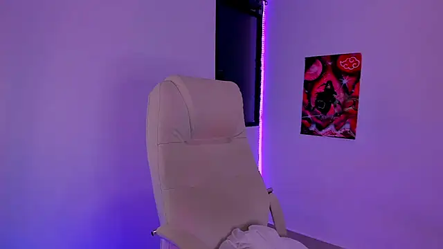 Snapshot of Cheelsea_ chatting on March 6, 2025, 4:30 am Cheelsea  online show from March 6, 2025, 4:30 am