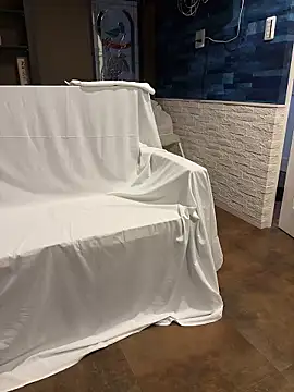 Hideen-real-face online show from February 14, 2026, 11:18 am