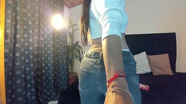 ChloeTurner  online show from January 29, 2025, 11:41 am