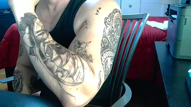 Aaron Rose25 online show from October 21, 2025, 3:07 am