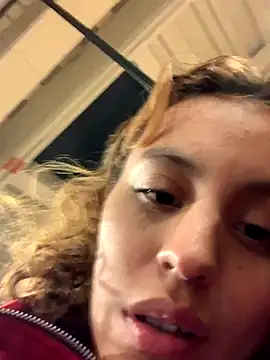 Snapshot of Katee_Jones chatting on December 6, 2024, 12:56 am Katee Jones online show from December 6, 2024, 12:56 am