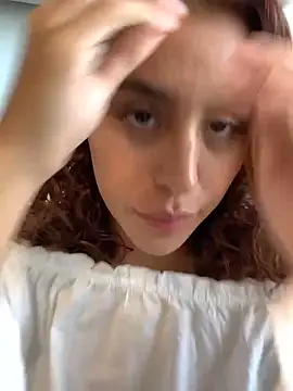 Snapshot of Katee_Jones chatting on December 6, 2024, 5:55 pm Katee Jones online show from December 6, 2024, 5:55 pm