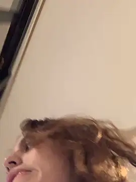 Snapshot of Katee_Jones chatting on January 9, 2025, 9:37 pm Katee Jones online show from January 9, 2025, 9:37 pm