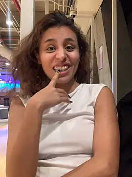 Snapshot of Katee_Jones chatting on January 15, 2025, 1:34 am Katee Jones online show from January 15, 2025, 1:34 am