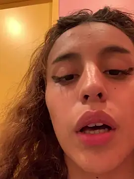 Snapshot of Katee_Jones chatting on January 16, 2025, 9:40 pm Katee Jones online show from January 16, 2025, 9:40 pm