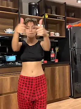 Snapshot of Katee_Jones chatting on January 19, 2025, 3:29 am Katee Jones online show from January 19, 2025, 3:29 am