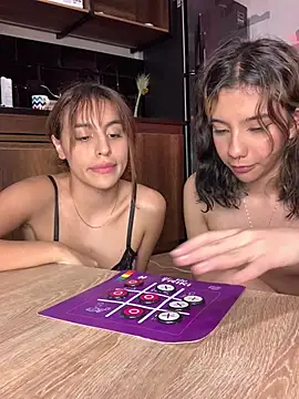 Snapshot of Katee_Jones chatting on January 24, 2025, 1:24 am Katee Jones online show from January 24, 2025, 1:24 am