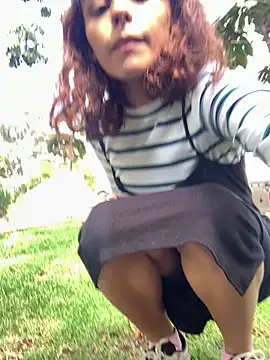 Snapshot of Katee_Jones chatting on January 29, 2025, 8:14 pm Katee Jones online show from January 29, 2025, 8:14 pm