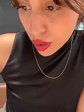 Snapshot of Katee_Jones chatting on February 8, 2025, 11:34 pm Katee Jones online show from February 8, 2025, 11:34 pm