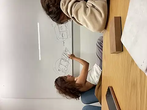 Snapshot of Katee_Jones chatting on March 6, 2025, 1:37 am Katee Jones online show from March 6, 2025, 1:37 am