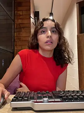 Snapshot of Katee_Jones chatting on March 16, 2025, 1:38 am Katee Jones online show from March 16, 2025, 1:38 am