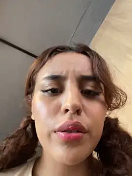 Snapshot of Katee_Jones chatting on September 8, 2025, 9:47 pm Katee Jones online show from September 8, 2025, 9:47 pm