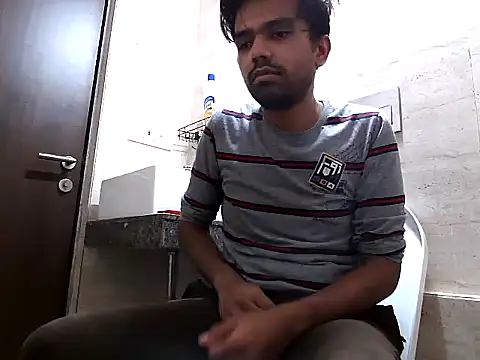 Snapshot of BoyzaraHatke chatting on July 19, 2026, 12:03 am BoyzaraHatke online show from July 19, 2026, 12:03 am