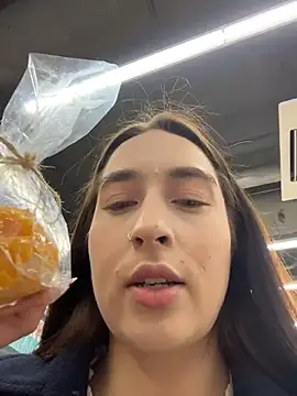 Holly Play online show from November 30, 2025, 7:12 am