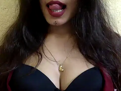 krati74 online show from February 18, 2025, 7:09 pm