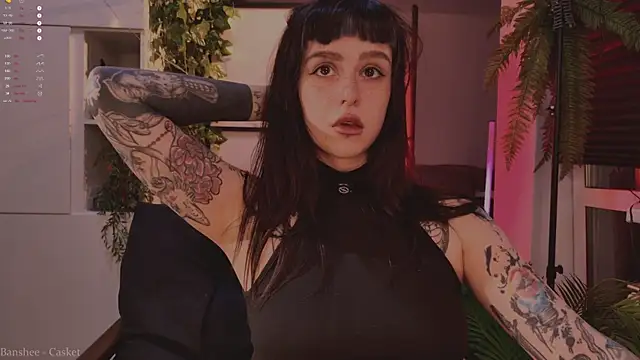 MichaellaMoon online show from November 21, 2025, 6:50 pm