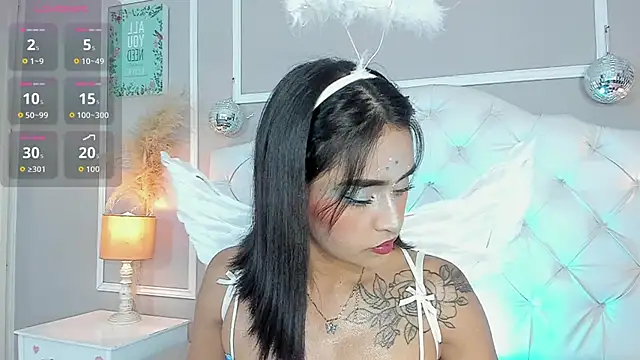 Snapshot of serena_jeyms chatting on October 31, 2025, 8:32 pm serena jeyms online show from October 31, 2025, 8:32 pm