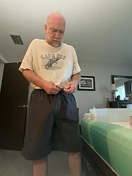 FLSexyGuy online show from April 15, 2026, 1:40 pm