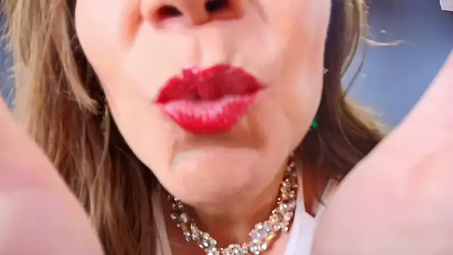 Snapshot of MelaniaKnauss chatting on January 13, 2025, 8:26 pm MelaniaKnauss online show from January 13, 2025, 8:26 pm