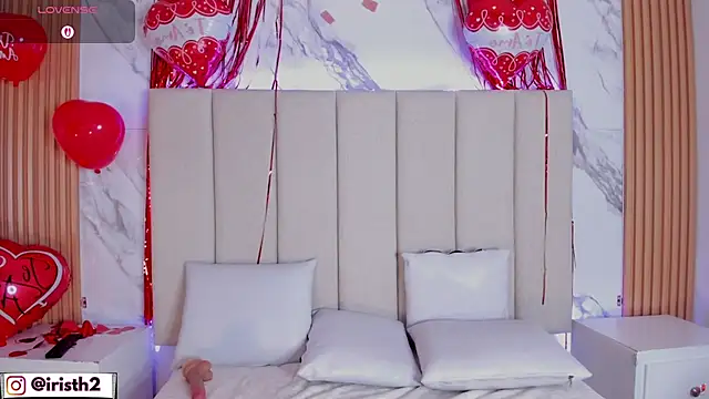 Iris Thompson  online show from February 15, 2026, 8:35 am