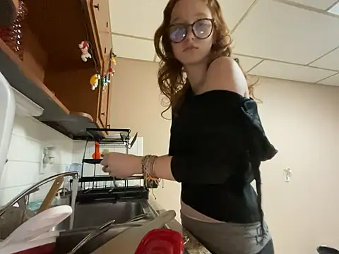 Snapshot of gingerbabe18 chatting on May 10, 2026, 1:00 am gingerbabe18 online show from May 10, 2026, 1:00 am