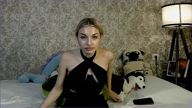 Snapshot of Ella_Milla chatting on November 10, 2025, 10:31 pm Ella Milla online show from November 10, 2025, 10:31 pm