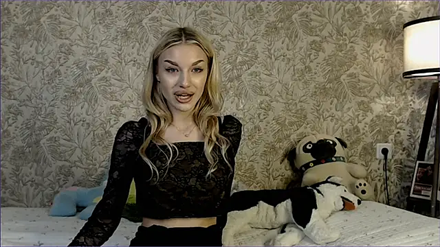 Snapshot of Ella_Milla chatting on November 16, 2025, 10:32 am Ella Milla online show from November 16, 2025, 10:32 am