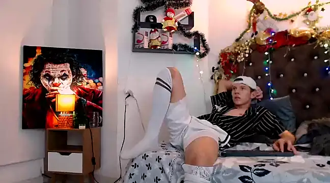 flowers18 online show from December 20, 2024, 11:05 pm