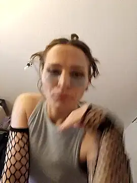 ludovika09 online show from May 20, 2026, 9:54 pm