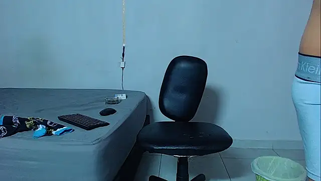 mikecoper 23 online show from December 17, 2025, 1:39 pm