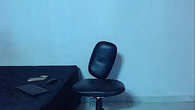 mikecoper 23 online show from April 5, 2026, 2:25 pm