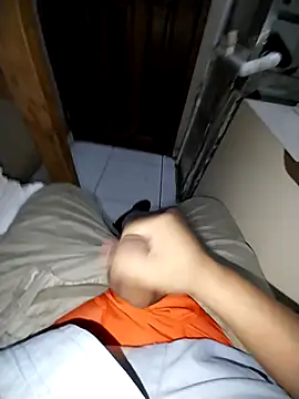 Whiper2024 online show from February 16, 2026, 6:26 pm