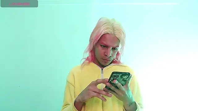 Snapshot of Jace_Quinn chatting on December 10, 2024, 4:56 am Jace Quinn online show from December 10, 2024, 4:56 am