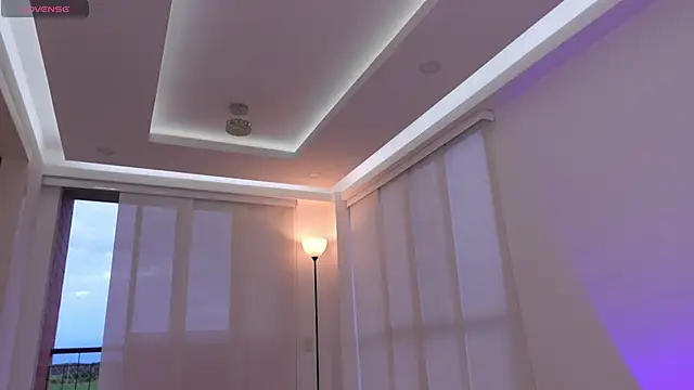 nicollefiorett online show from December 25, 2024, 10:48 pm