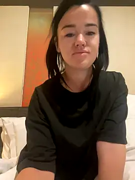 English-Chloe96 online show from November 15, 2025, 4:43 am