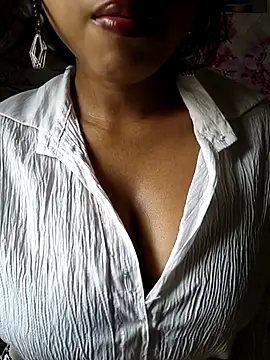 sandy naughty online show from February 5, 2026, 7:57 am