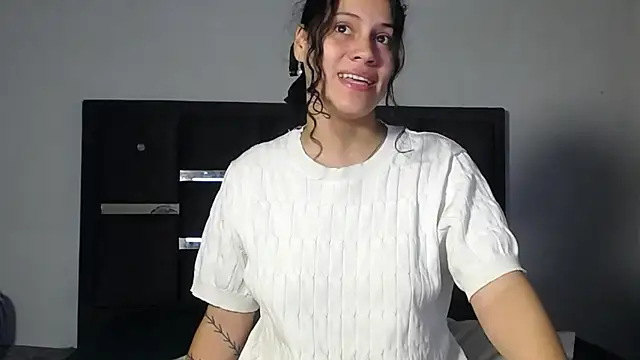 Snapshot of realshy-Stepsis chatting on May 8, 2026, 12:43 pm realshy-Stepsis online show from May 8, 2026, 12:43 pm