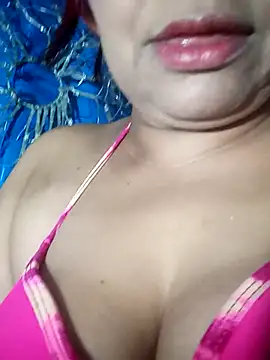 Snapshot of _violetta_- chatting on February 20, 2025, 2:46 pm violetta - online show from February 20, 2025, 2:46 pm