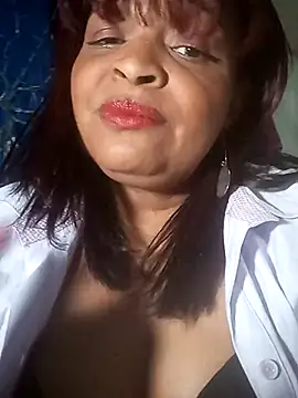 Snapshot of _violetta_- chatting on February 23, 2025, 1:24 am violetta - online show from February 23, 2025, 1:24 am
