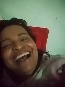 Snapshot of _violetta_- chatting on February 25, 2025, 2:03 am violetta - online show from February 25, 2025, 2:03 am