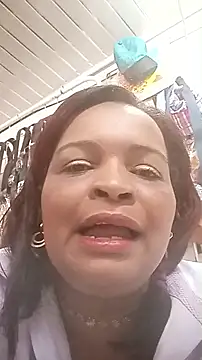 Snapshot of _violetta_- chatting on February 26, 2025, 2:57 pm violetta - online show from February 26, 2025, 2:57 pm