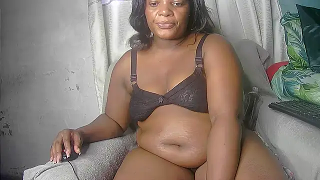 Snapshot of Sexyebonyxxx87 chatting on February 11, 2025, 12:27 pm Sexyebonyxxx87 online show from February 11, 2025, 12:27 pm