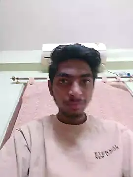 Snapshot of biggboyzz chatting on January 24, 2025, 6:35 am biggboyzz online show from January 24, 2025, 6:35 am