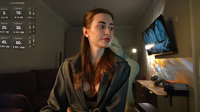 Coconutkittyy online show from April 16, 2026, 5:03 pm