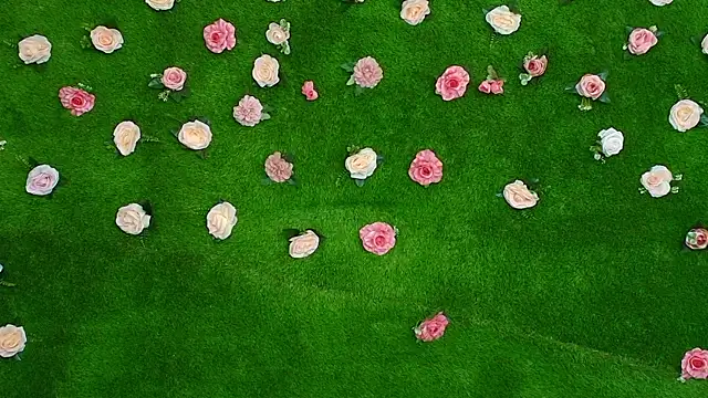 Huge Titties  online show from December 5, 2025, 5:20 pm